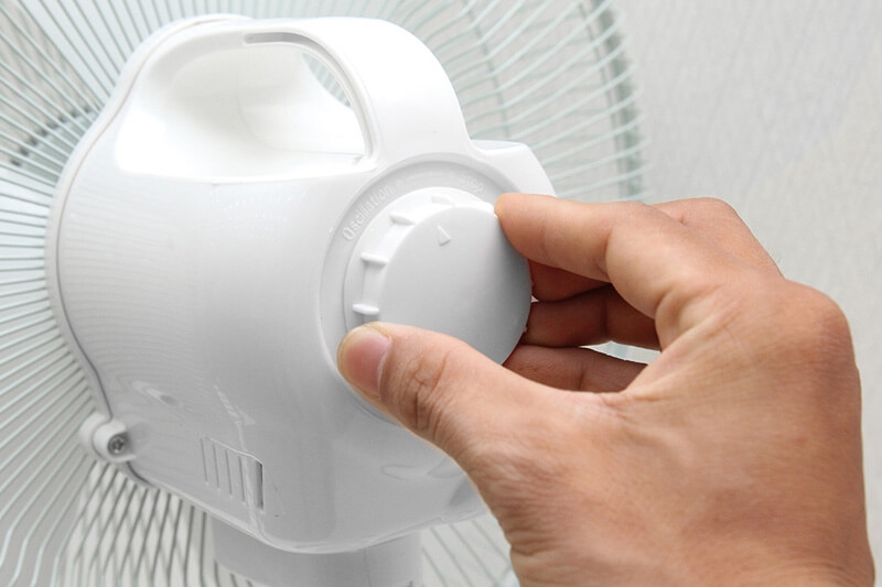 Quạt Lửng Sạc Tích Điện Sunhouse SH762 5